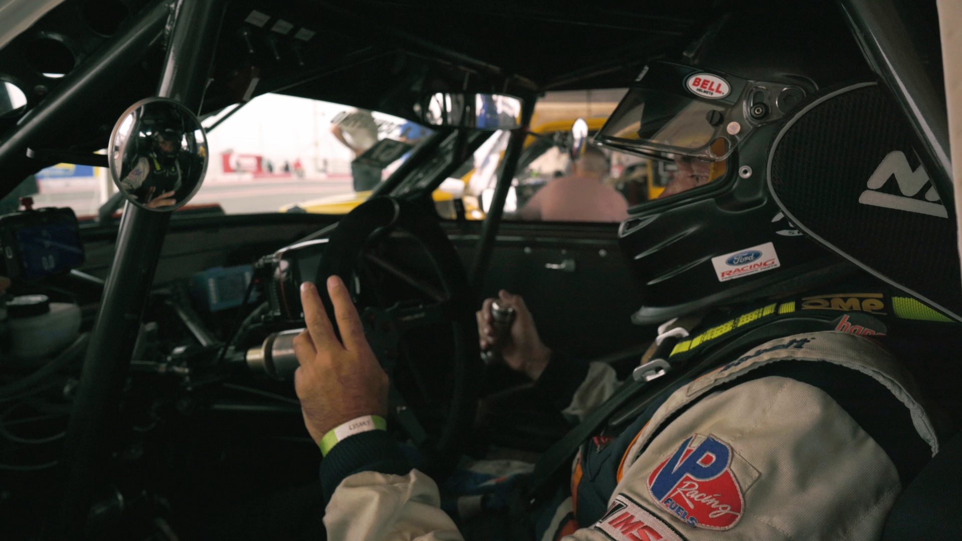 Cabina auto con piloto